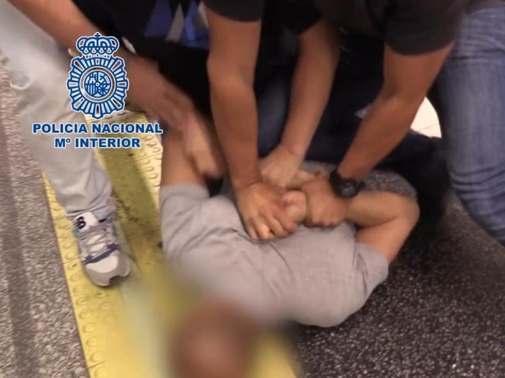 Detenido en Madrid por grabar a más de 550 mujeres sus partes íntimas con cámara oculta y subir los vídeos a internet