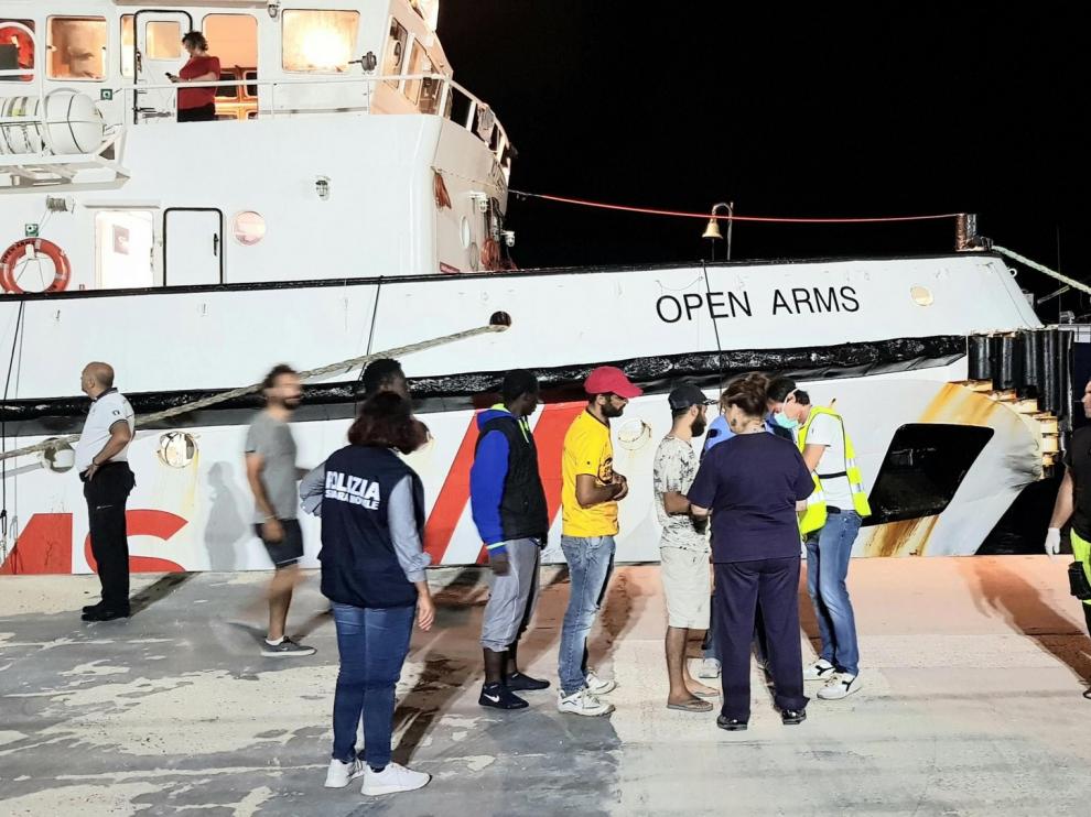Calvo anuncia que España acogerá a quince migrantes del Open Arms