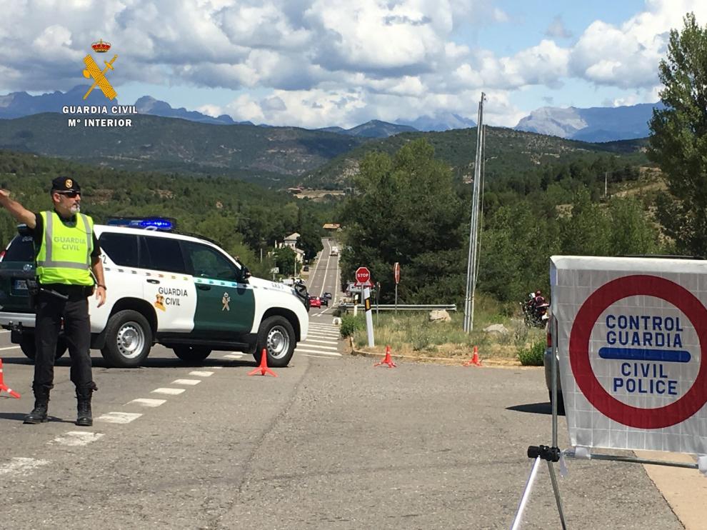 Policía y Guardia Civil refuerzan los controles en los pasos a Francia por Huesca por el G7