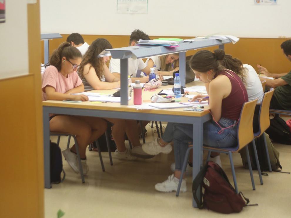 Las bibliotecas universitarias de Huesca se preparan para septiembre