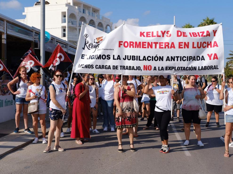 Unas 2.000 "kellys" participan en las protestas de Ibiza