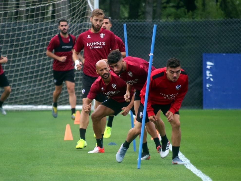 Joaquín Muñoz da el susto por un golpe en la vuelta a los entrenamientos