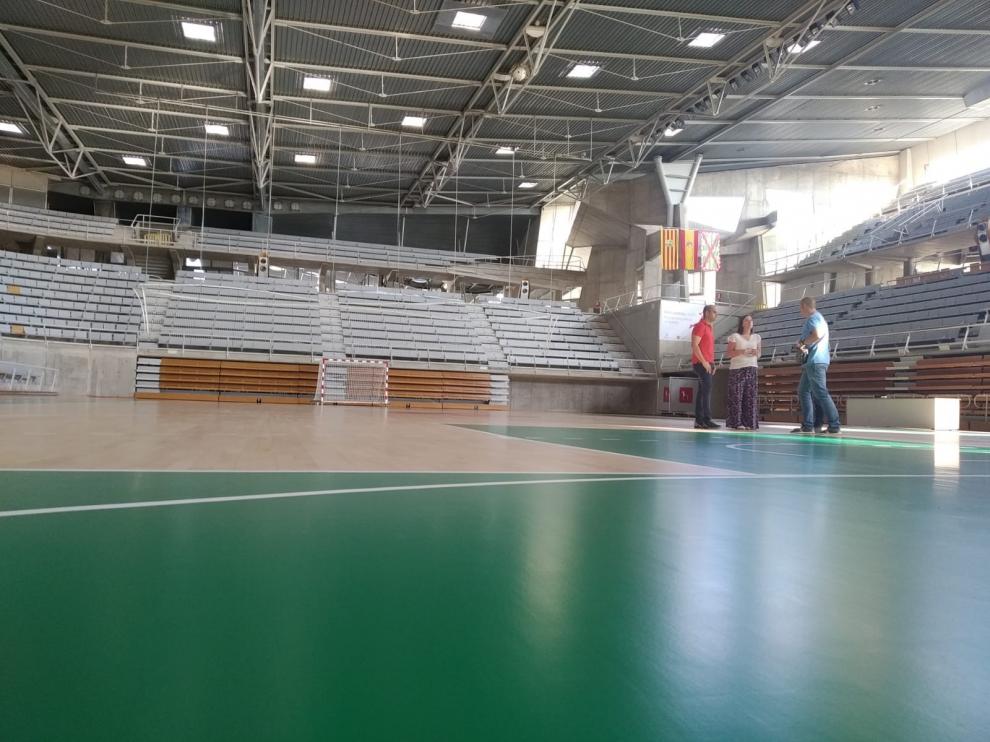 El parquet del Palacio de Deportes de Huesca, listo tras las obras de reparación