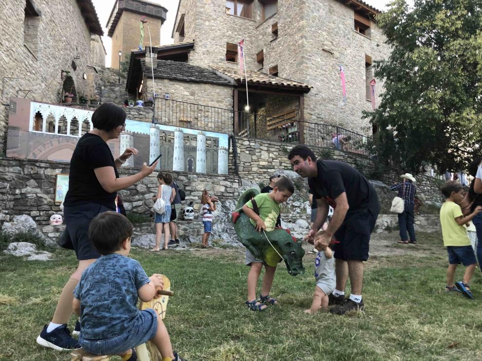 Más de cuatro mil espectadores asisten este verano a La Casa de los Títeres en Abizanda