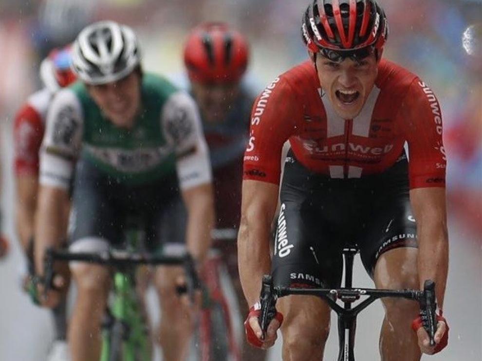 Arndt gana en medio de la lluvia y Edet, nuevo líder