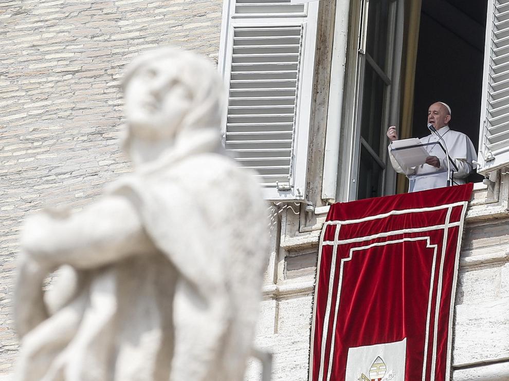 El Papa llega tarde al Ángelus tras quedarse encerrado en un ascensor del Vaticano