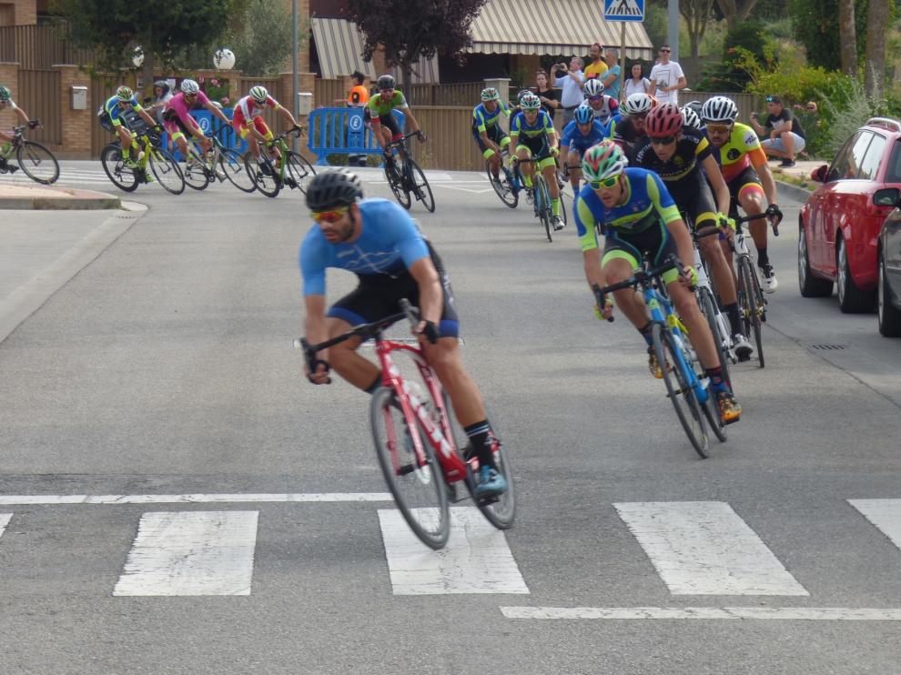 Paúles se impone al esprint en la carrera de Barbastro