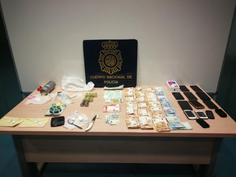 La Policía Nacional detiene en Zaragoza a tres personas por presunto tráfico de droga