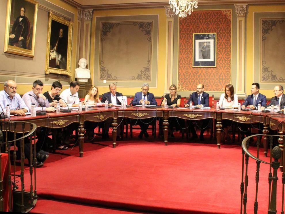 Barbastro sube las percepciones de los ediles sin exclusividad