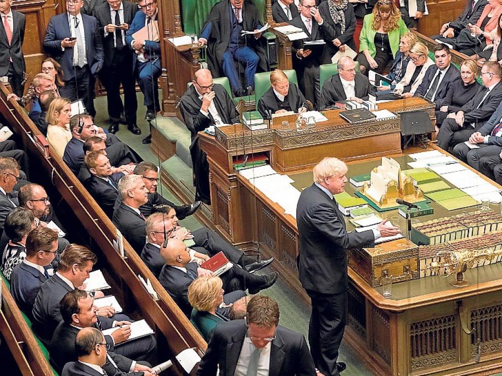 El Parlamento arrebata a Boris Johnson el control del "brexit"