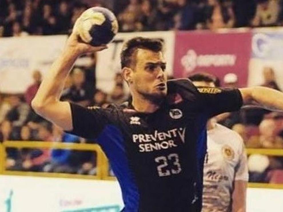 Bada Huesca incorpora al pivote brasileño Rodrigo Benites