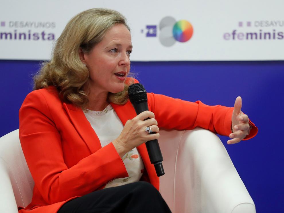 Calviño dice que España crecerá en torno al 2% en 2020 y que se revisarán las previsiones "con prudencia"