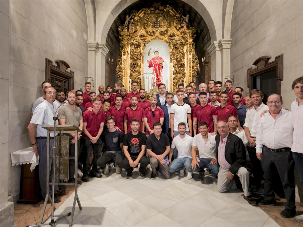 El Huesca hace su tradicional ofrenda a San Lorenzo con Carlos Luna en la memoria