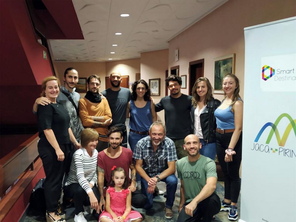 "No sin mis huesos" lleva a Jaca transformación estética, danza y arte