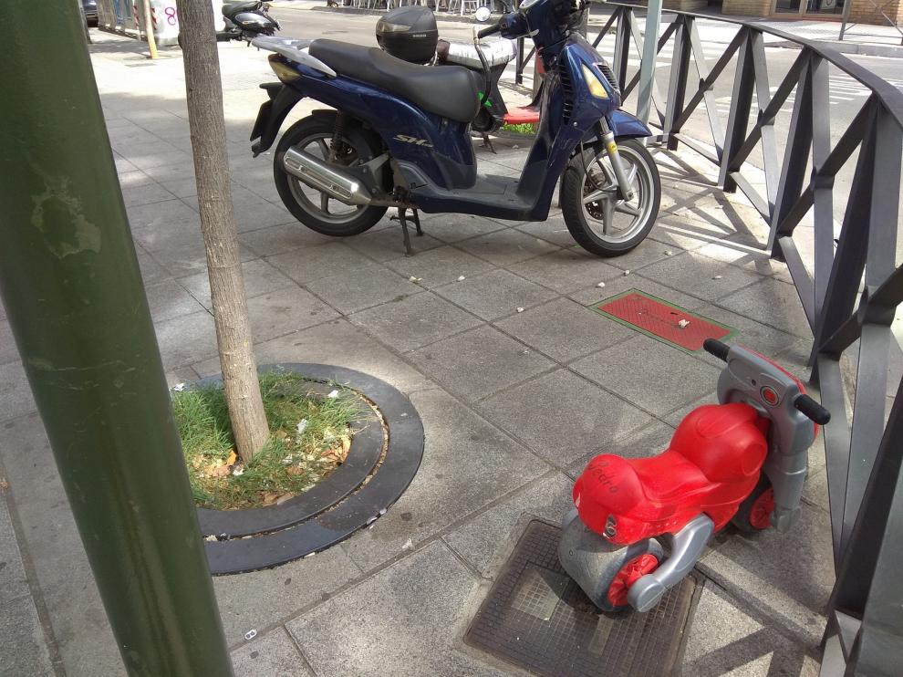 Espacio para motos y juguetes