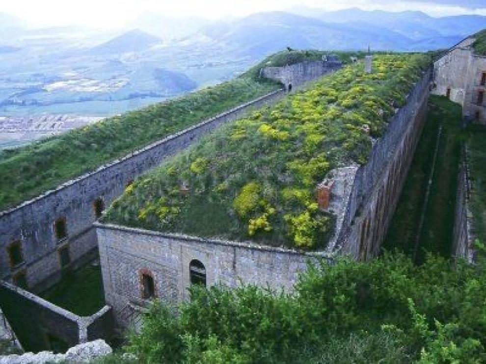 La exposición "Que aflore lo enterrado" llegará a Huesca a finales de este mes