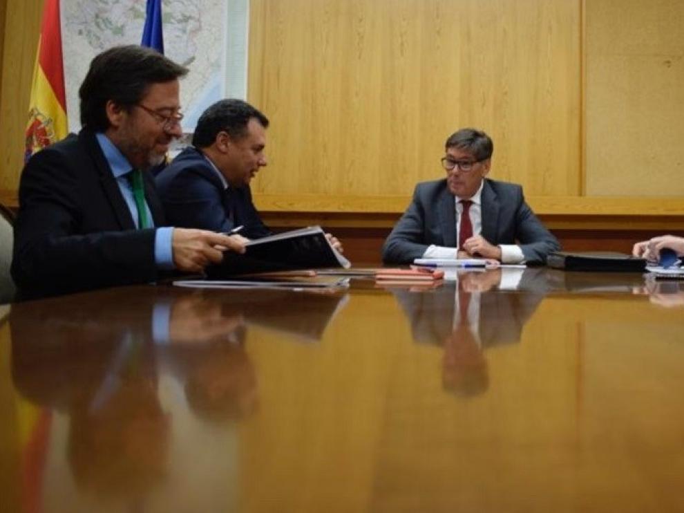 La Automoción pide ayuda ante el reto tecnológico y Aliaga compromete su apoyo