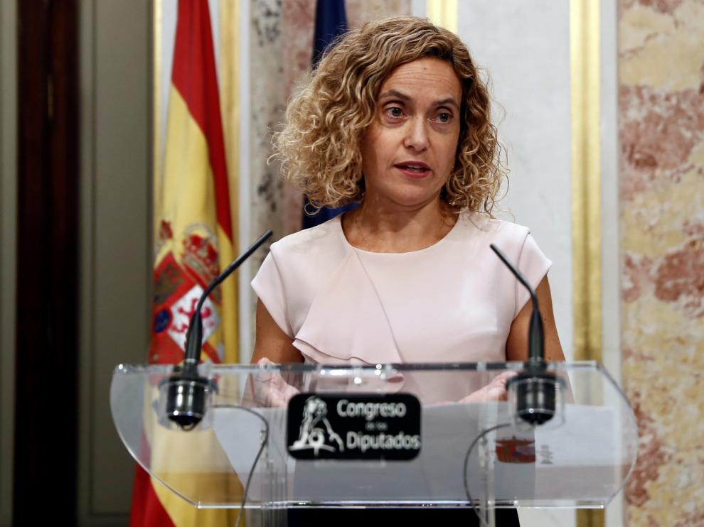 El rey y Batet comparten que hace falta un Gobierno que aporte "estabilidad"