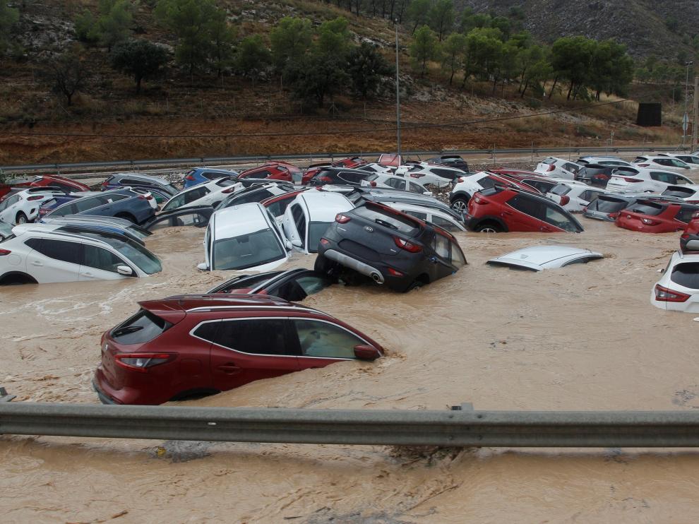 La gota fría deja ya dos muertos, riadas y miles de alumnos sin clase