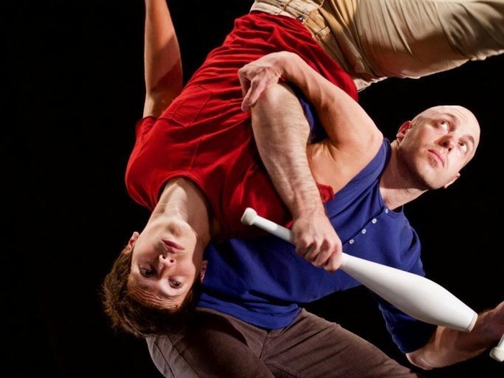 Cita doble del programa Jaca Circo Danza con malabares y acrobacias