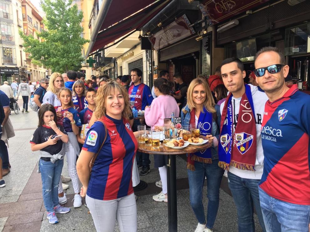 GALERÍA DE IMÁGENES de aficionados del Huesca desplazados a Soria