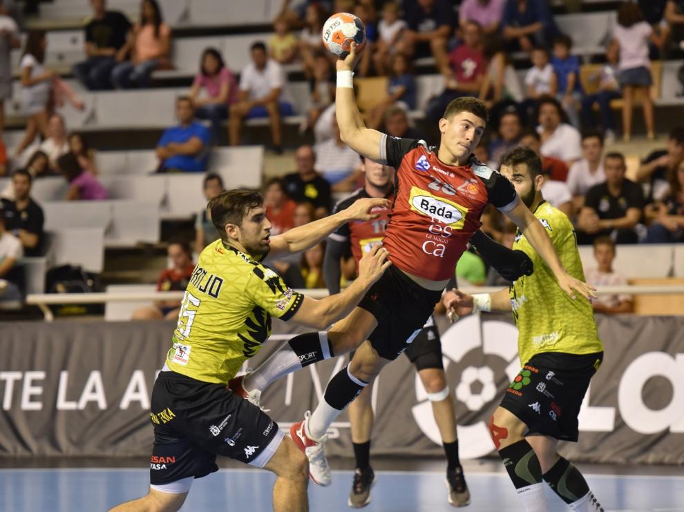 Bada Huesca cae víctima de sus errores (24-27)