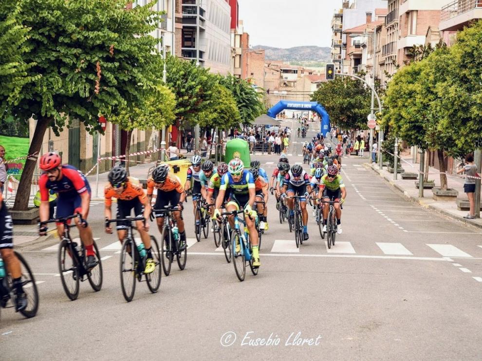 Masana y el equipo Controlpack triunfan en el GP Villa de Binéfar