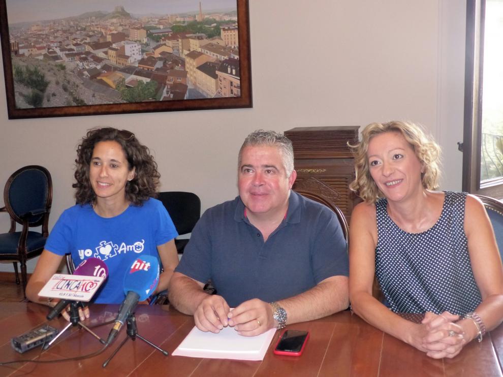 Monzón prepara una paella solidaria para visibilizar el autismo