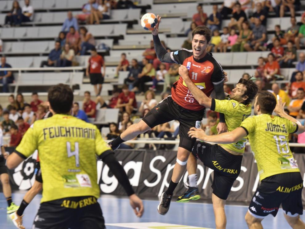 Bada Huesca trata de progresar en su juego ante el temible Barcelona
