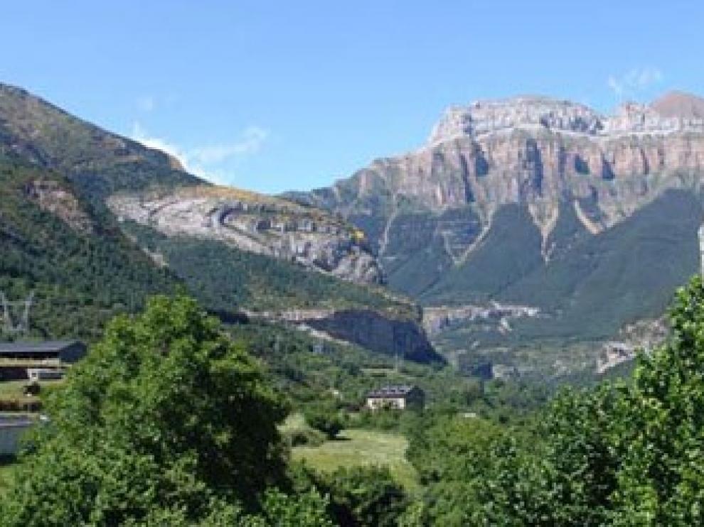 Policía Nacional y Guardia Civil buscan a un zaragozano de 64 años que dijo que iba al Pirineo