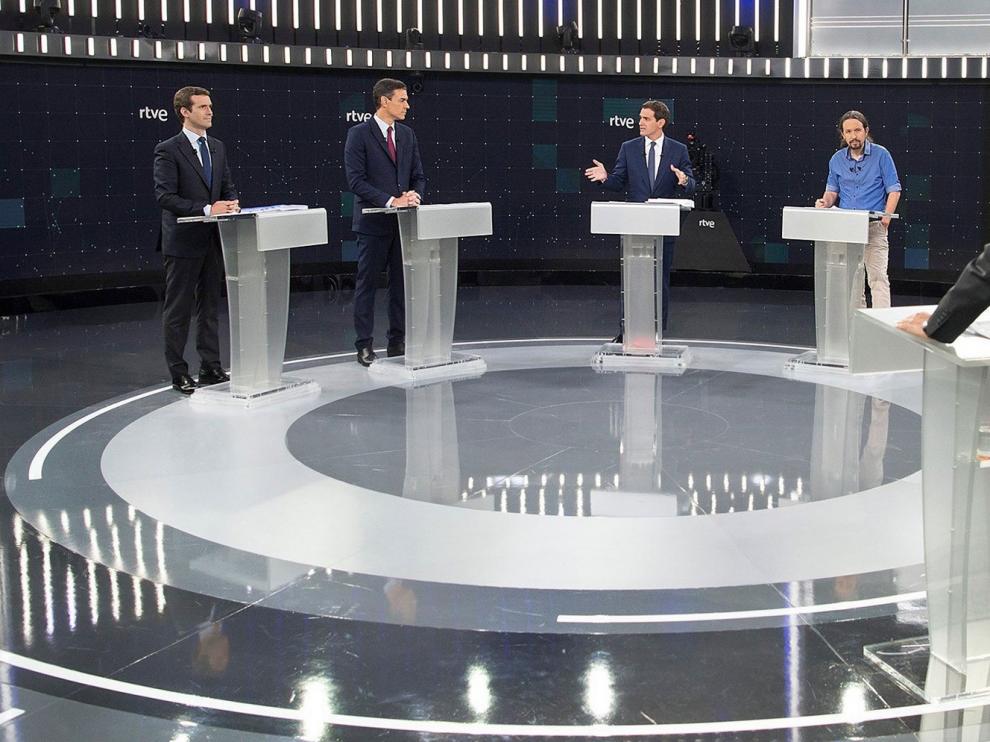 RTVE ofrece debate a cinco el 4 de noviembre y 3 'cara a cara' entre los principales líderes