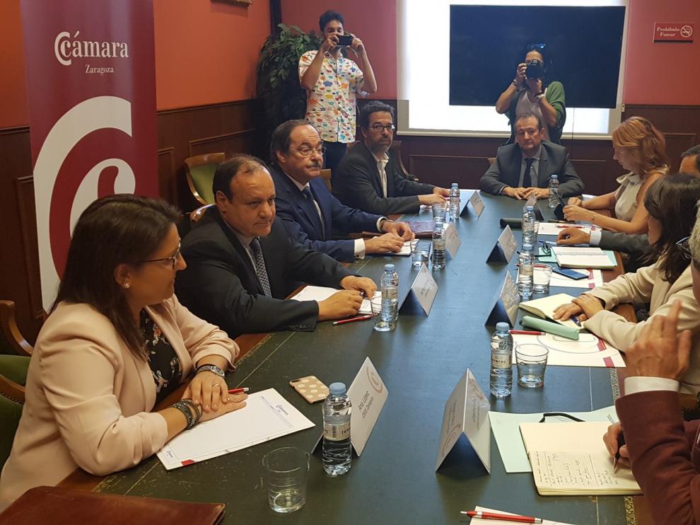 Renfe mantendrá los nuevos horarios del AVE