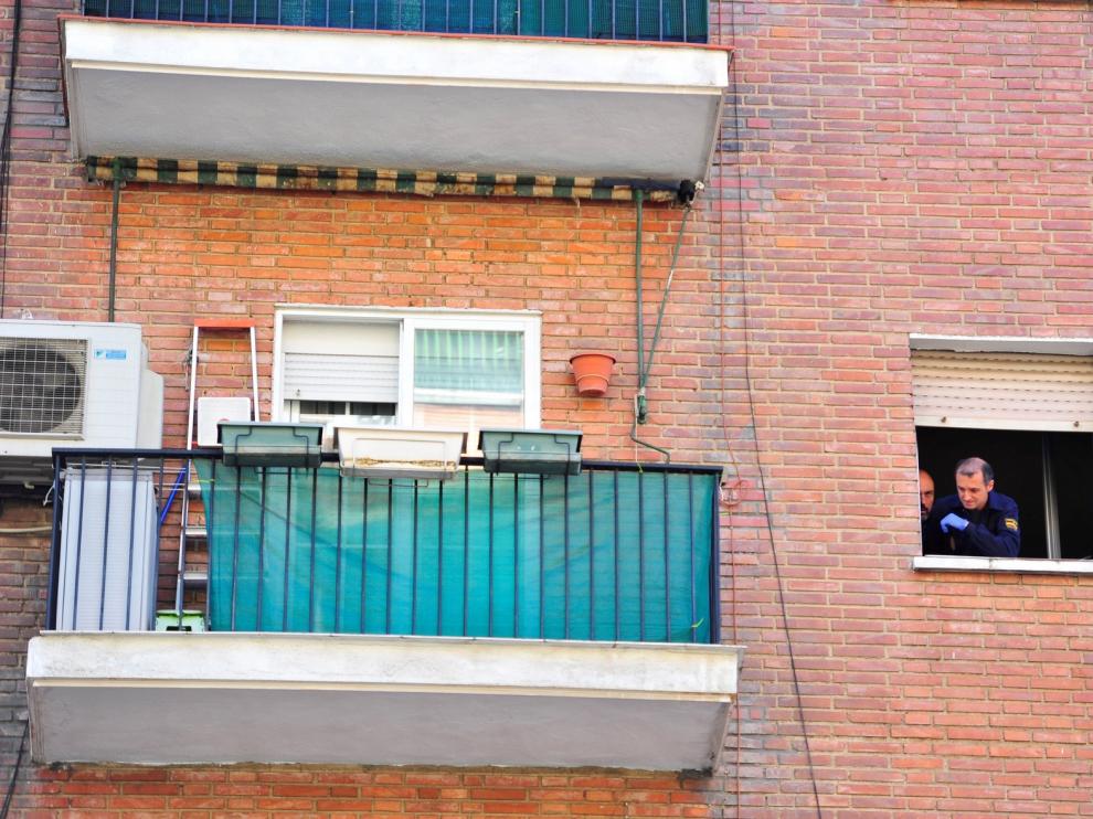 La madre que se lanzó de un balcón tras supuestamente tirar a su hija sufría depresión y problemas mentales