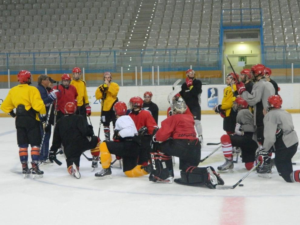 El Club Hielo Jaca busca su primera victoria en Puigcerdà