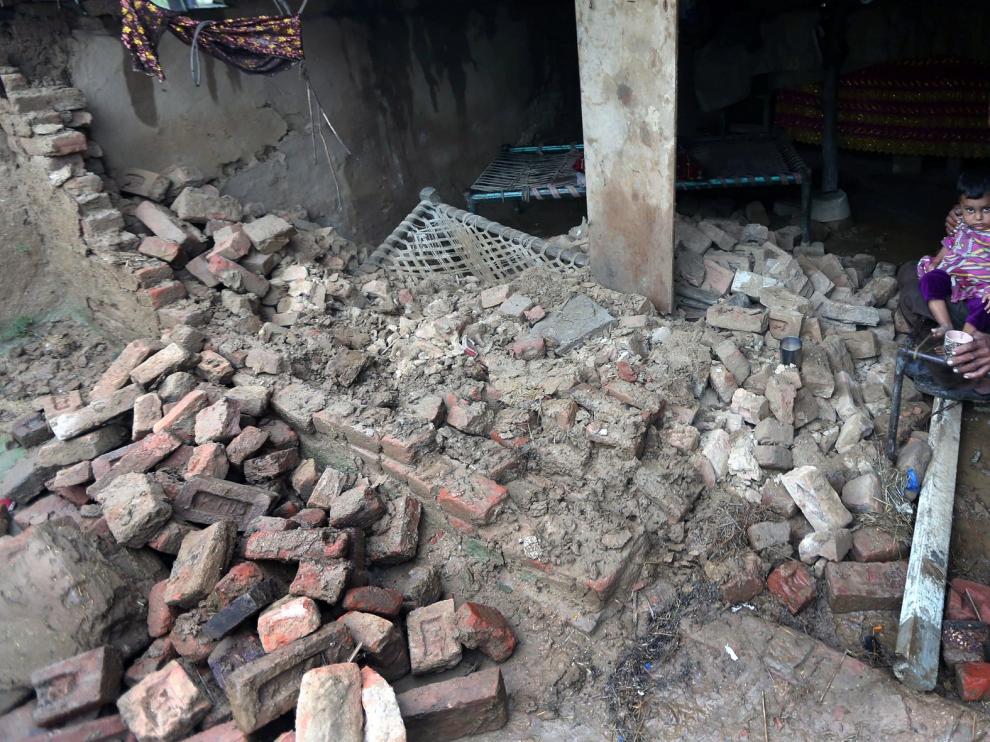 Al menos 37 muertos y unos 500 heridos en un terremoto en Pakistán