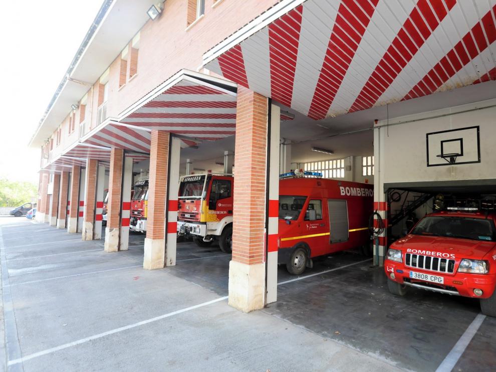 El Parque de Bomberos de Huesca no tiene sistema de evacuación y los trabajadores respiran sustancias cancerígenas