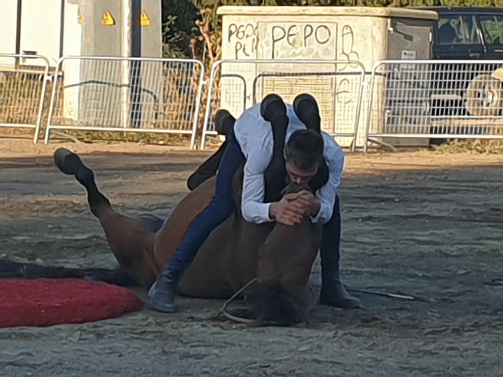 Volteo cosaco, posta húngara y doma libre para animar la Feria Caballar de Graus