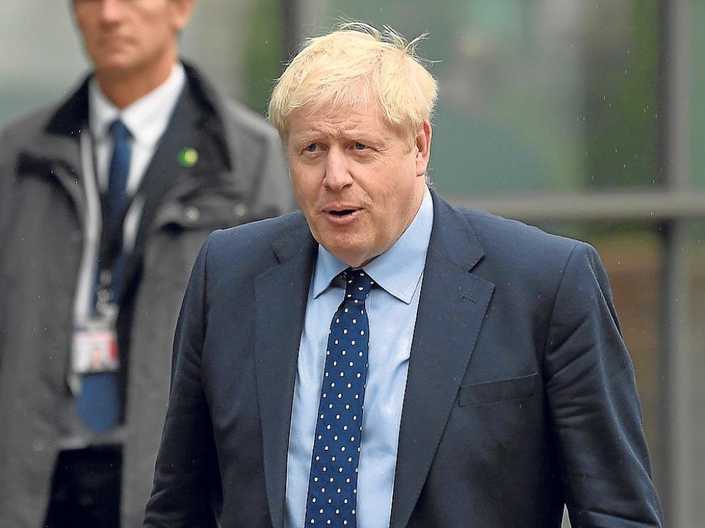Johnson busca apoyo para ejecutar el "brexit" el 31-O