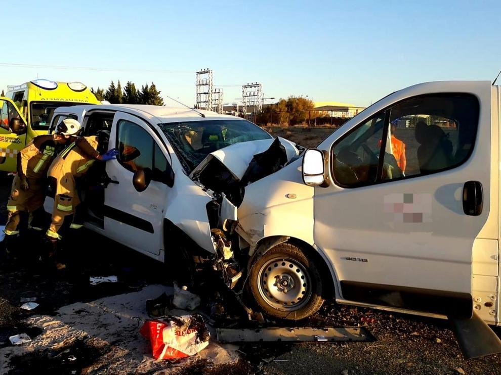 Un muerto y siete heridos graves en la N-232 en Fuentes de Ebro