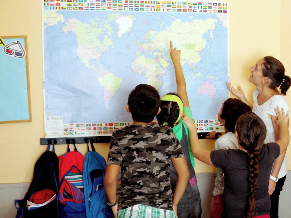"La Caixa" aporta material escolar a unos 85.000 niños