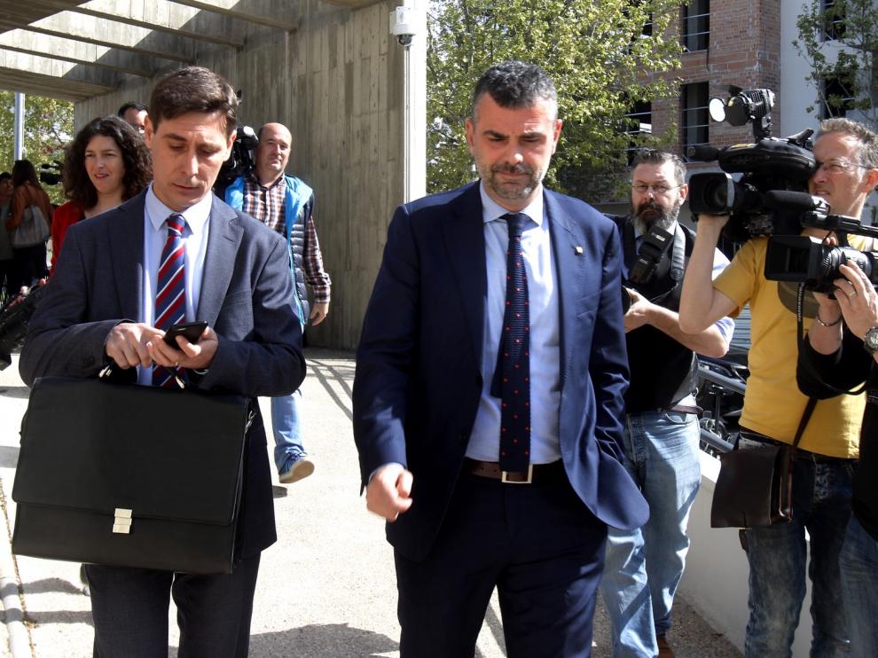 Un juzgado de Huesca abre juicio oral contra Santi Vila y Lluís Puig por su resistencia a entregar las 44 piezas de Sijena