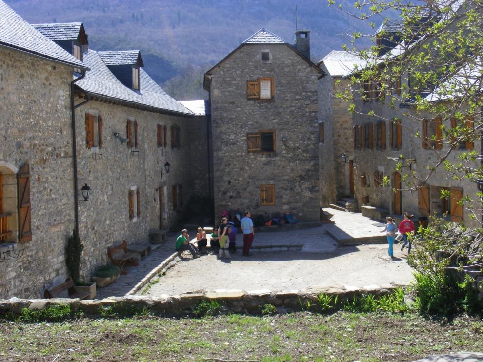 La nueva convocatoria del programa educativo de recuperación de pueblos abandonados incluye a Búbal