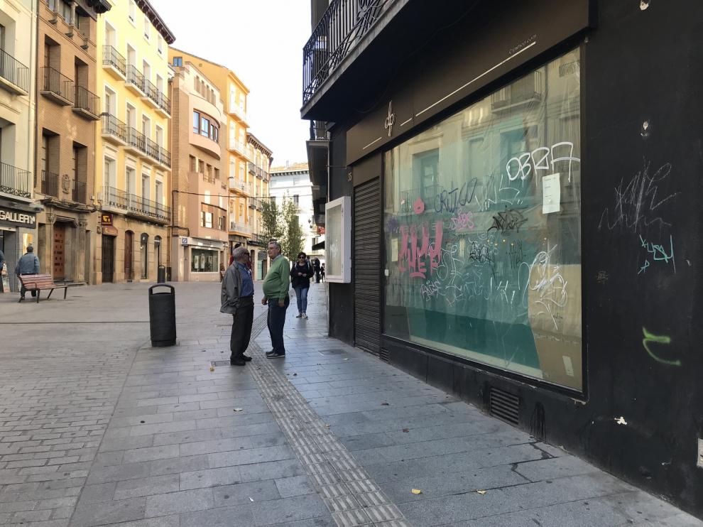 Más de 50 locales vacíos empañan la imagen del Coso y calles céntricas de Huesca