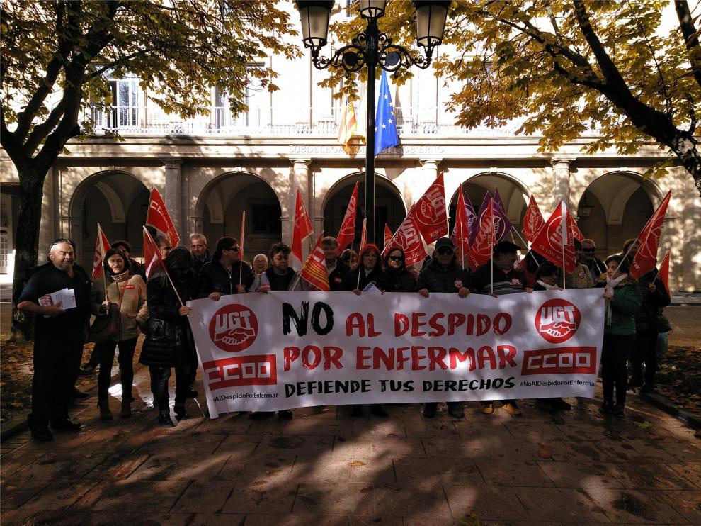 CCOO y UGT exigen derogar las reformas laborales y, sobre todo, el despido objetivo por enfermar