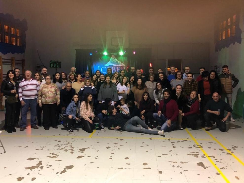 La presentación de las mairalesas marca el inicio de las fiestas de Estirpe
