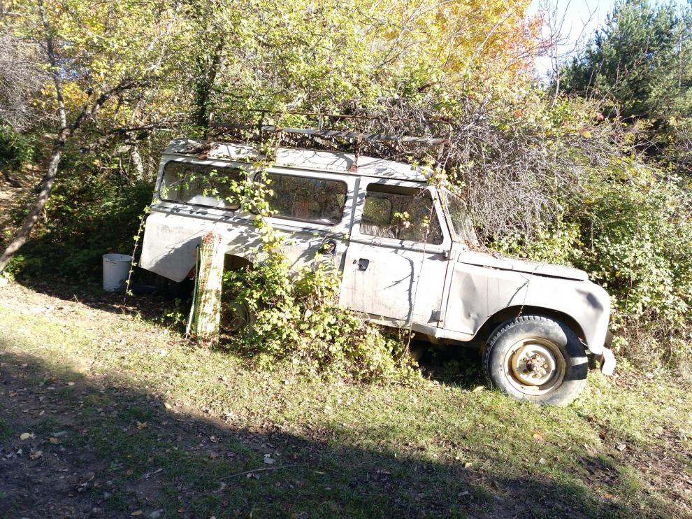 Vehículo abandonado en la zona de Sasé