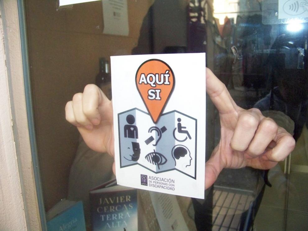 Los comercios accesibles de Fraga tendrán sello de calidad