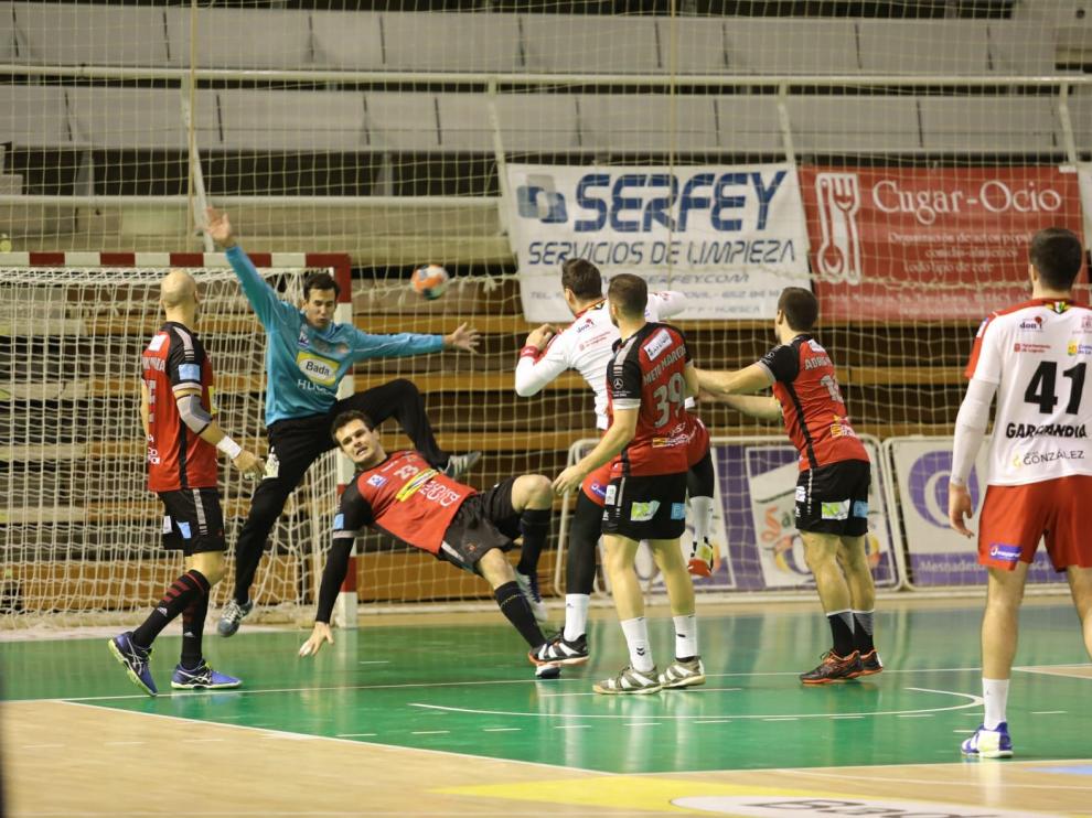 Triste final de un gran partido de Bada (28-29)