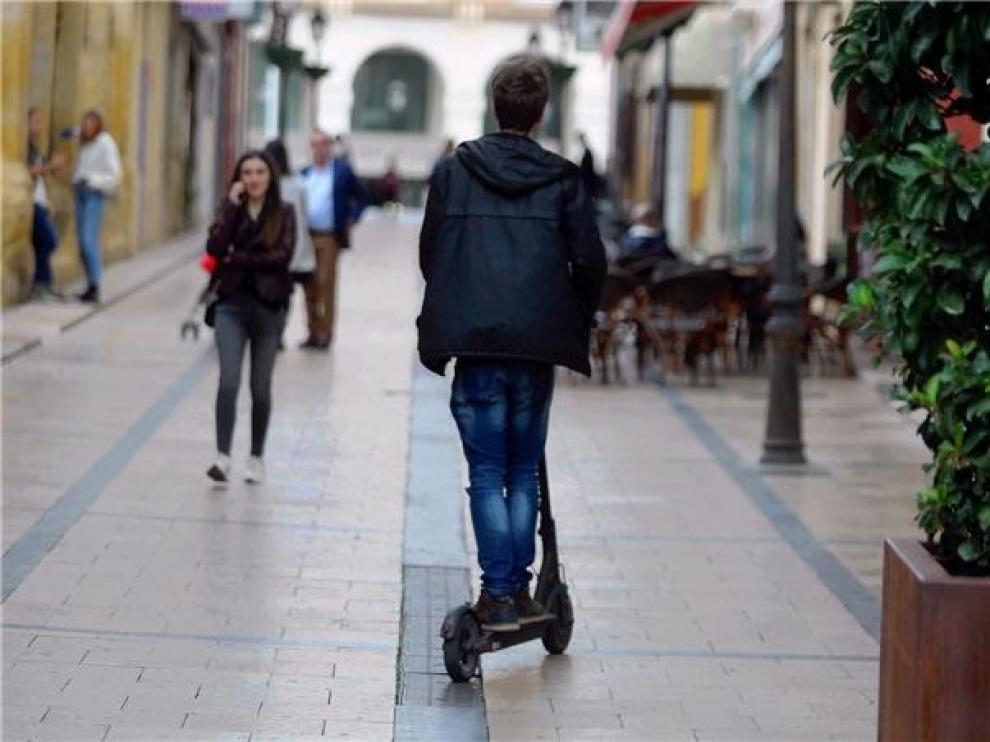 La DGT aclara algunas normas de circulación de los patinetes