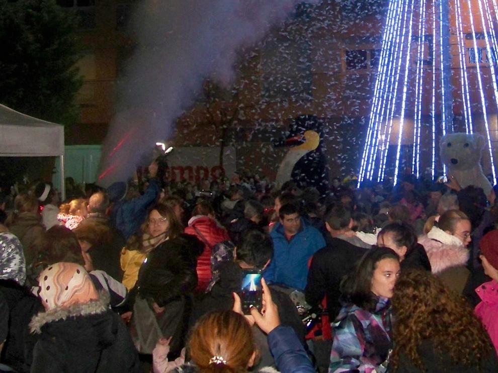 El encendido de luces navideñas ya ambienta varias localidades altoaragonesas